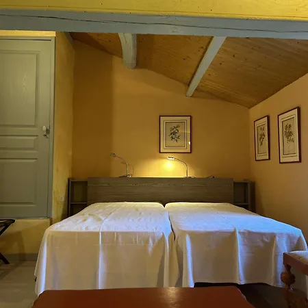 Hébergement de vacances Ep000-02a Maison De Charme Avec Jardin à 350 M De La *