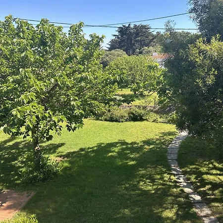 Hébergement de vacances Ep000-02a Maison De Charme Avec Jardin à 350 M De La *